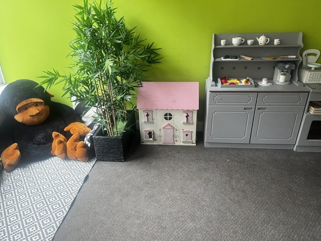 kids room monkey