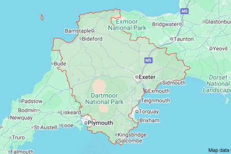 Interactive map of Devon showing the top 30 tourist attractions, including Paignton Zoo, Crealy Theme Park, and North Devon beaches.